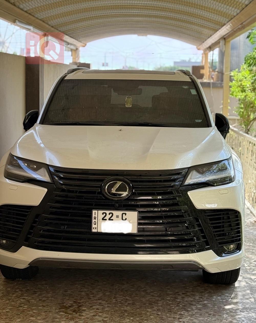 Lexus LX